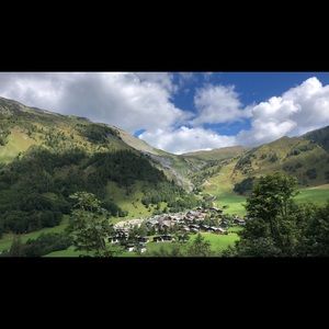 Meet your Posher, Constance